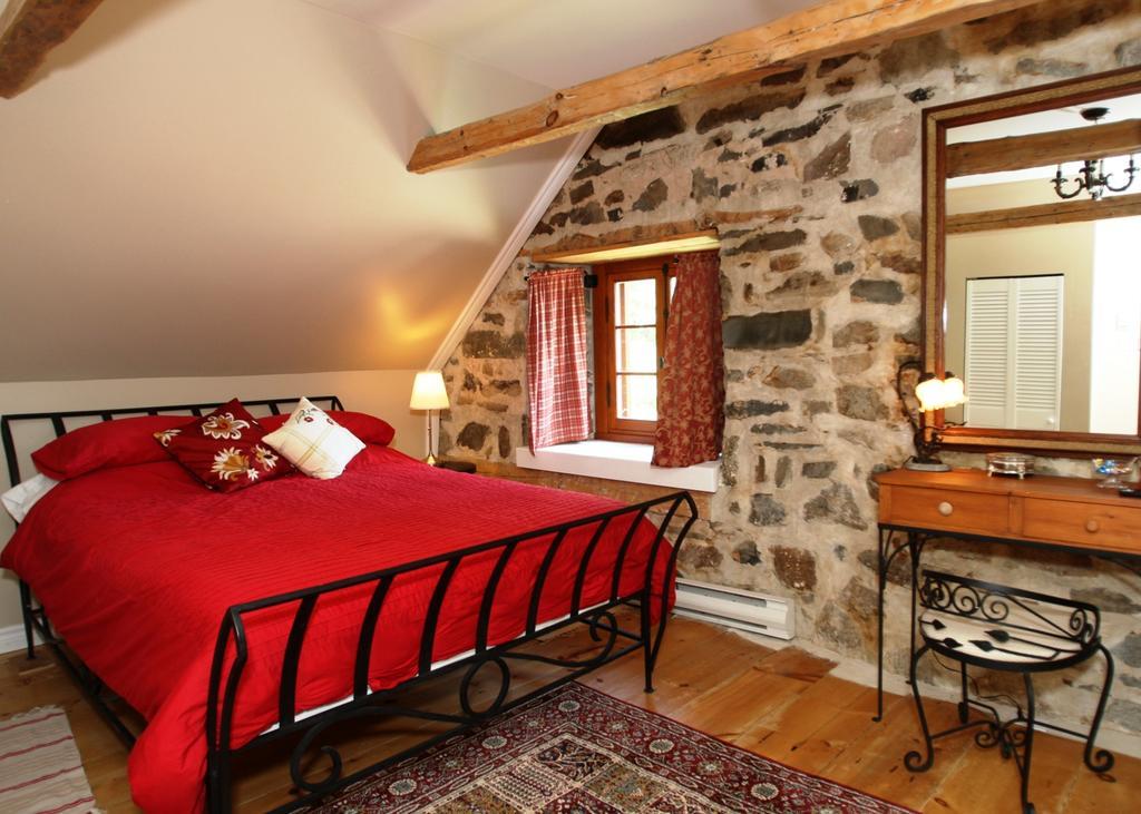 Eden Sur Terre Bed & Breakfast Marieville Exterior photo