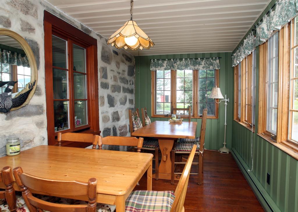 Eden Sur Terre Bed & Breakfast Marieville Exterior photo